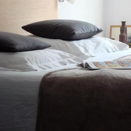 فندق مبيت وإفطار La Ruelle بروفونديفيل